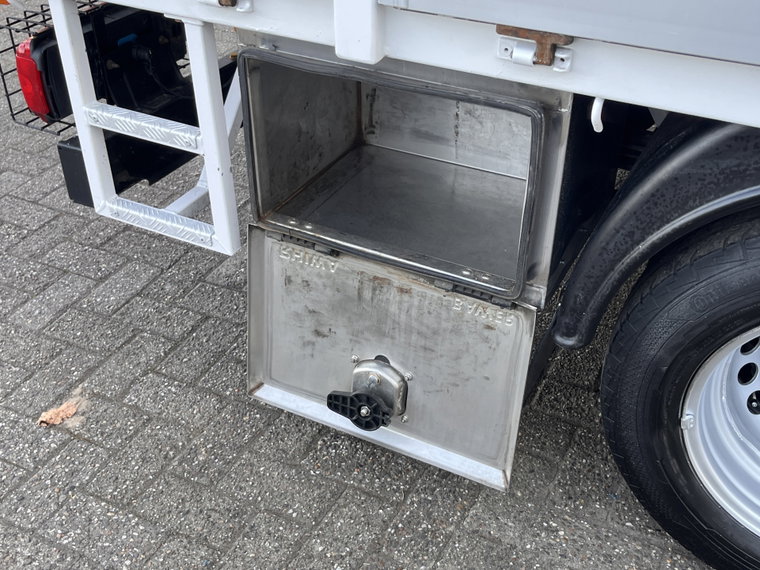 Vehicle Image 37