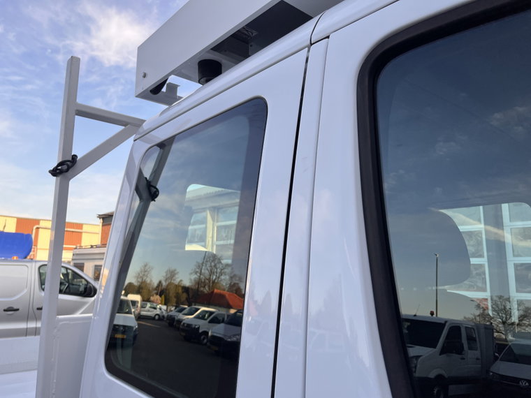 Vehicle Image 52