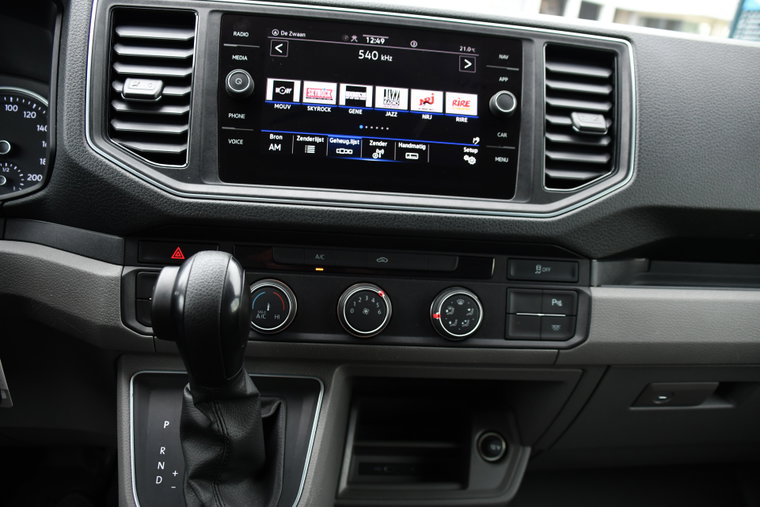 Vehicle Image 25