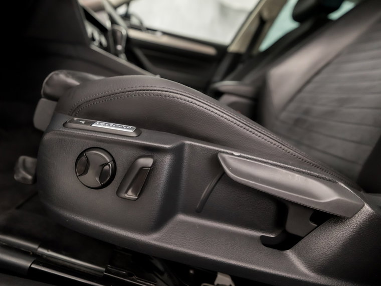 Vehicle Image 35