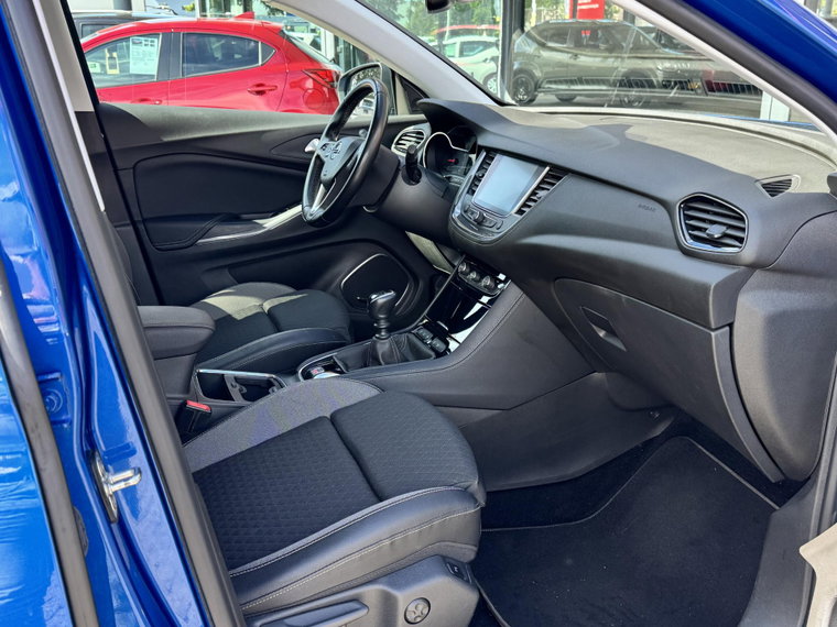 Vehicle Image 17
