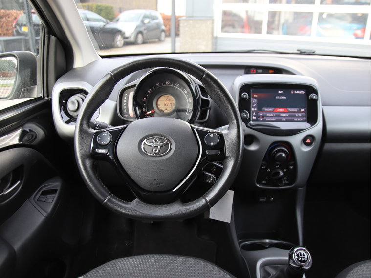 Vehicle Image 14