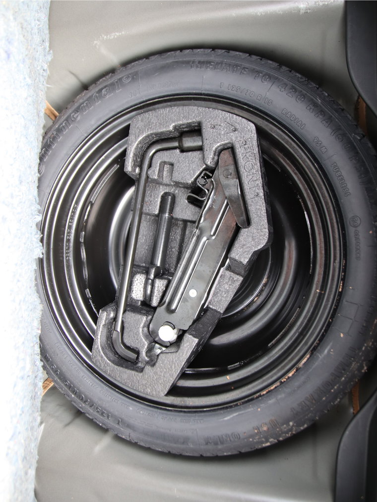 Vehicle Image 30