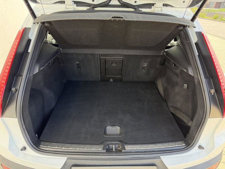 Vehicle Image 23