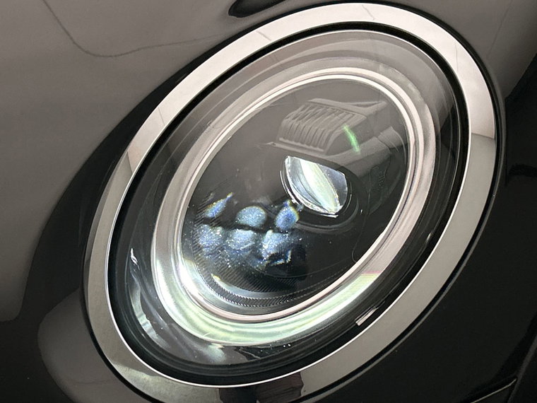 Vehicle Image 38