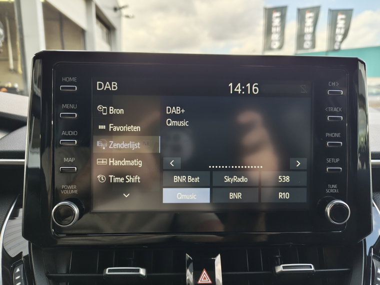 Vehicle Image 16