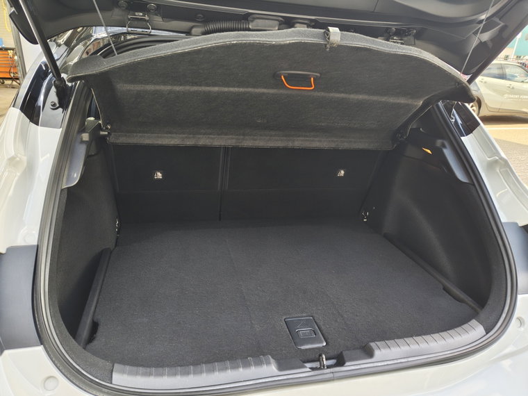 Vehicle Image 33