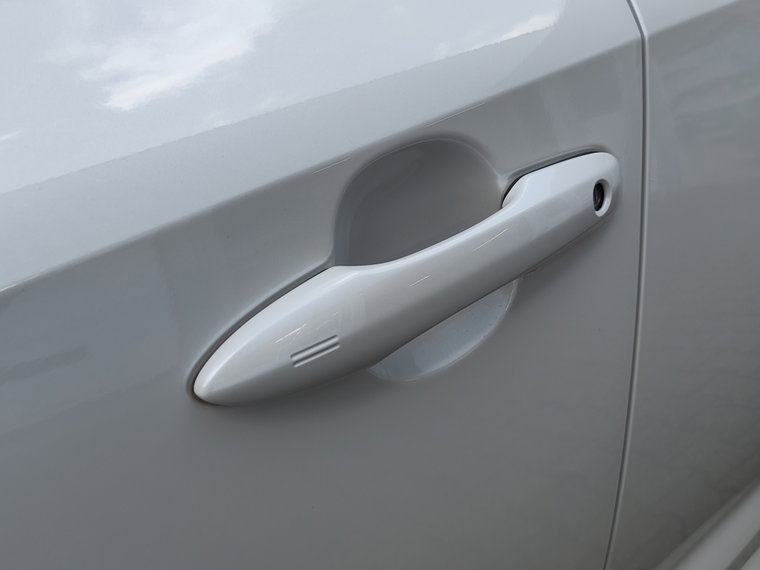 Vehicle Image 38