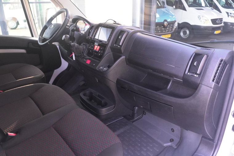 Vehicle Image 23