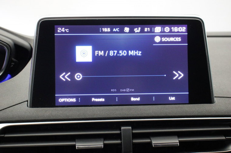 Vehicle Image 28