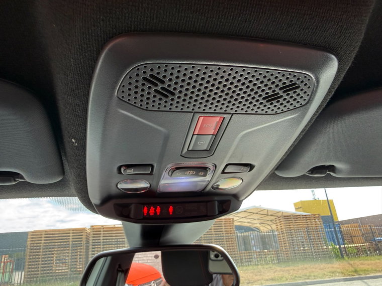 Vehicle Image 38