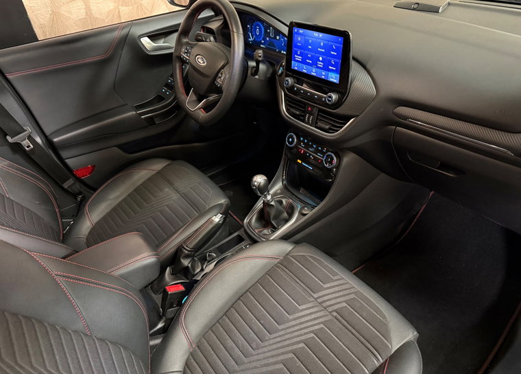 Vehicle Image 11