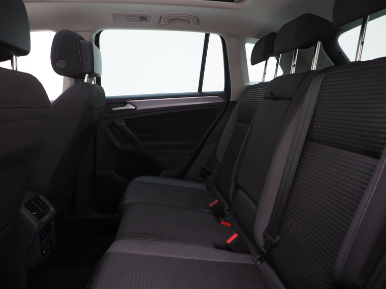Vehicle Image 38