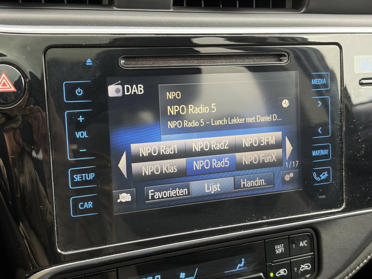 Vehicle Image 21