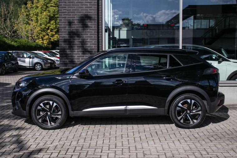 Vehicle Image 12