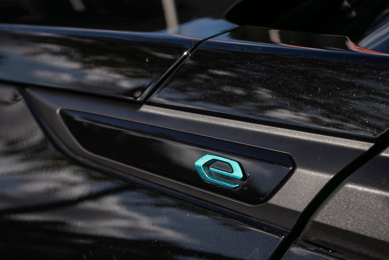 Vehicle Image 32