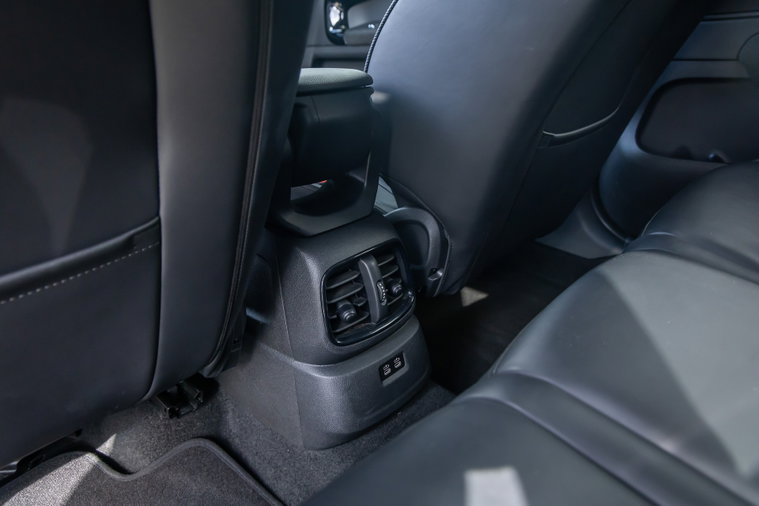 Vehicle Image 37