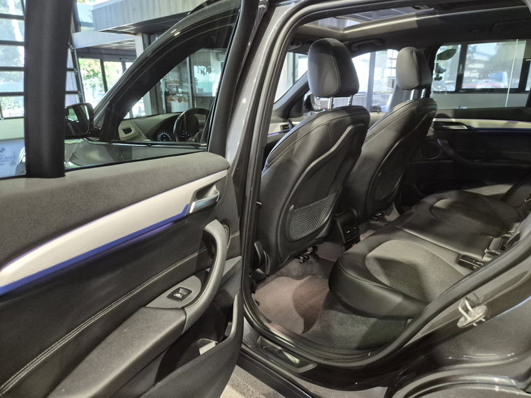 Vehicle Image 26