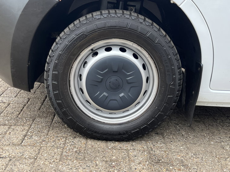 Vehicle Image 26