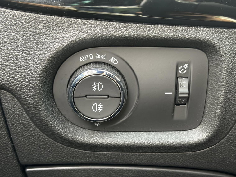 Vehicle Image 35