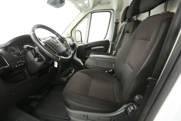 Vehicle Image 21