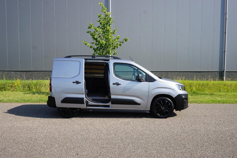 Vehicle Image 27