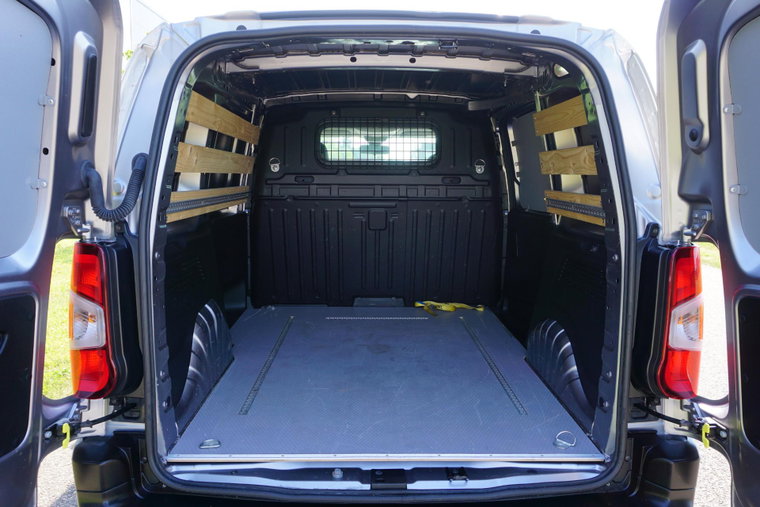 Vehicle Image 30