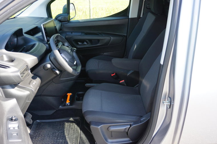 Vehicle Image 35