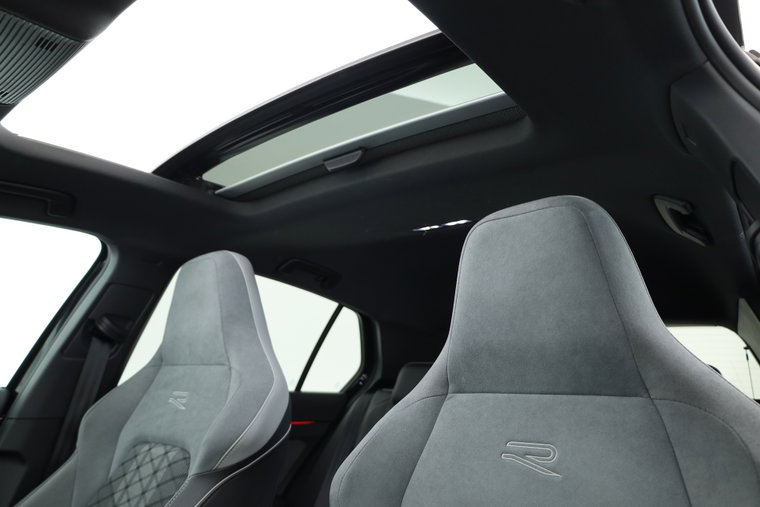 Vehicle Image 32
