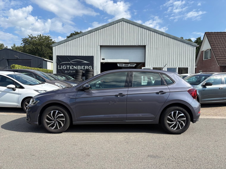 Vehicle Image 12