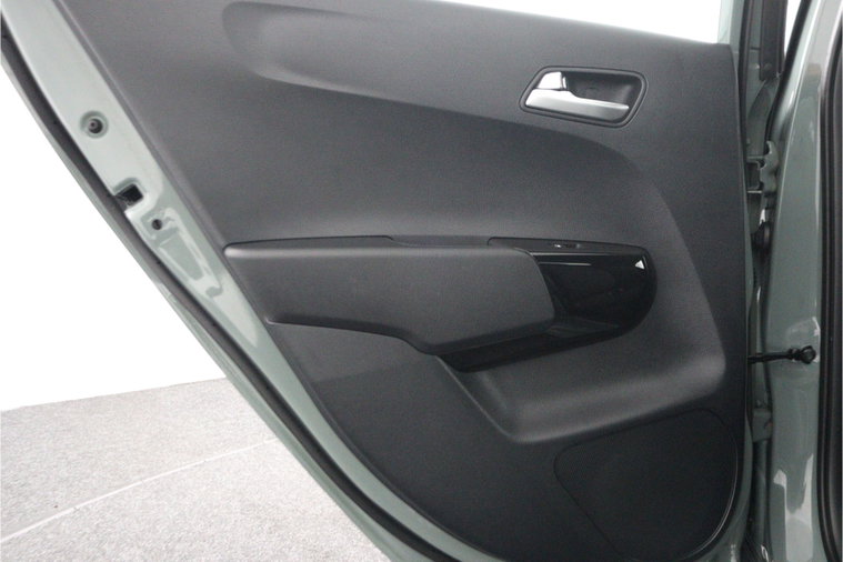 Vehicle Image 38