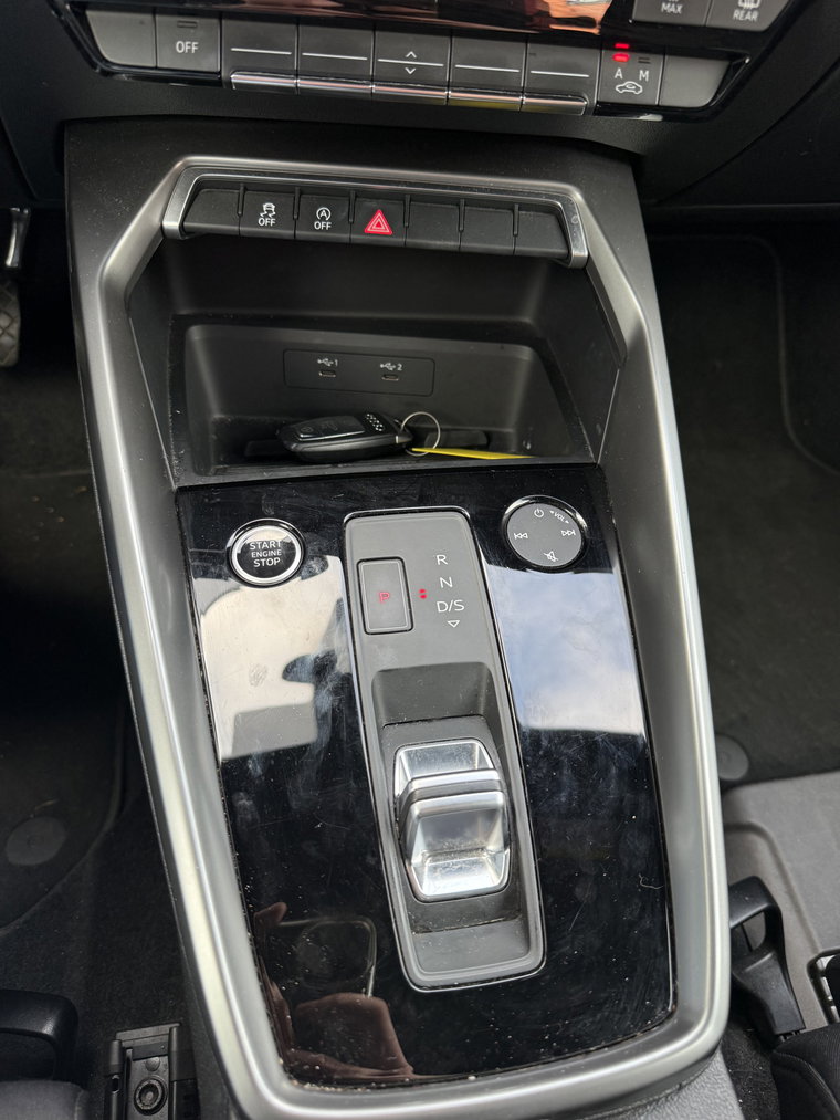 Vehicle Image 22