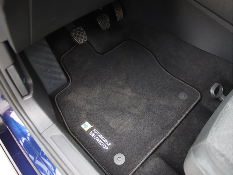 Vehicle Image 39