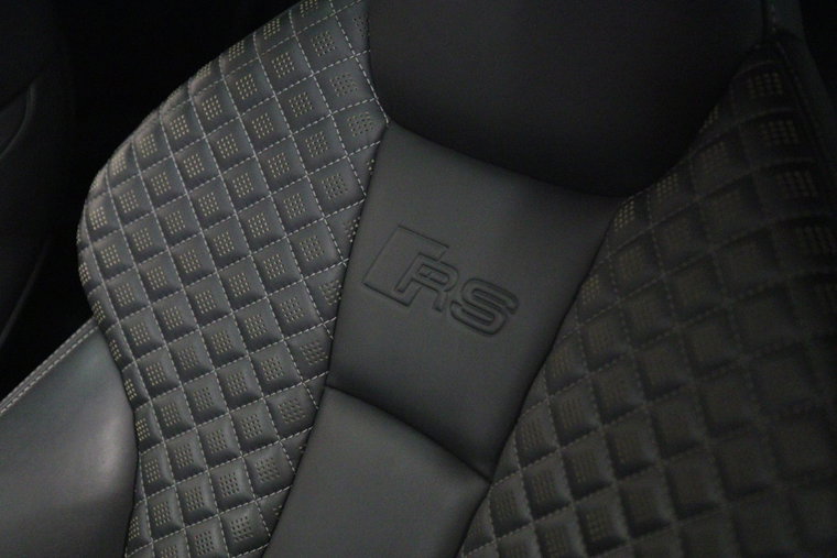 Vehicle Image 42
