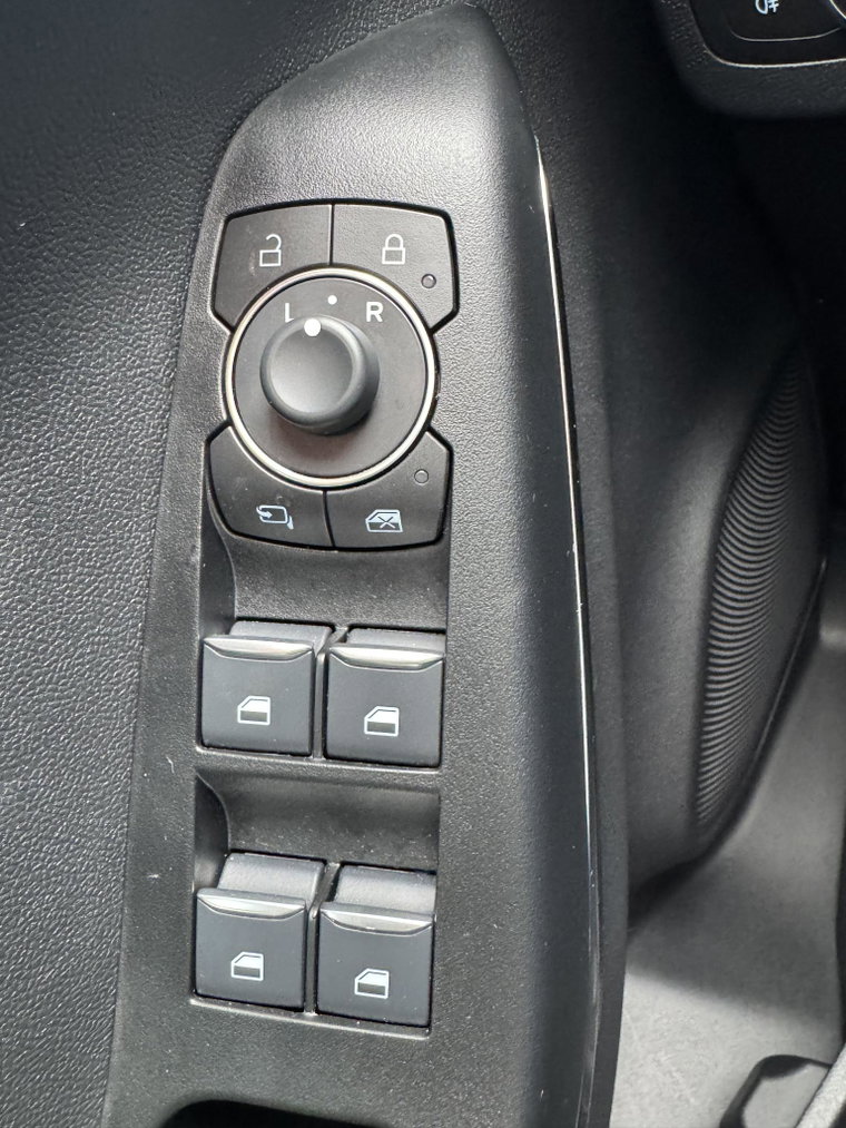 Vehicle Image 24