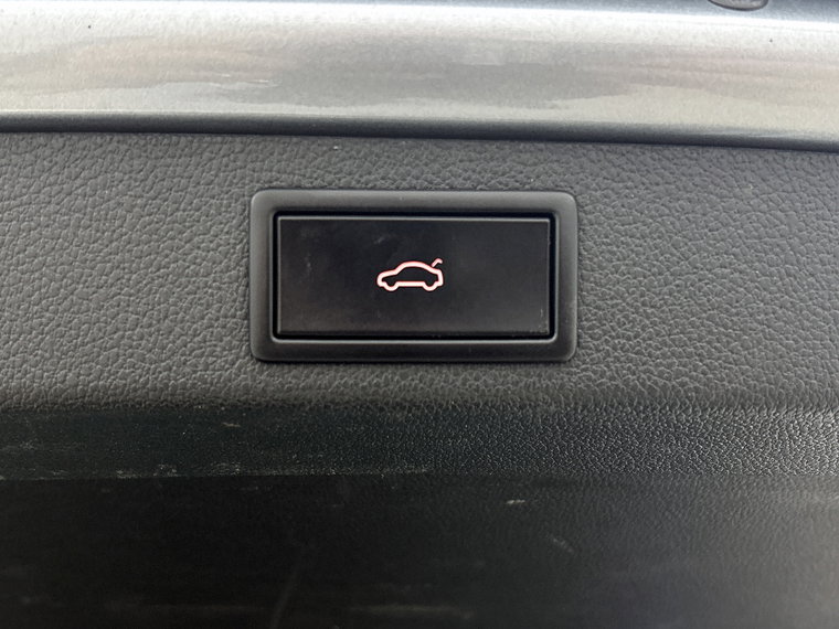 Vehicle Image 28