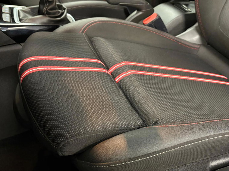 Vehicle Image 24