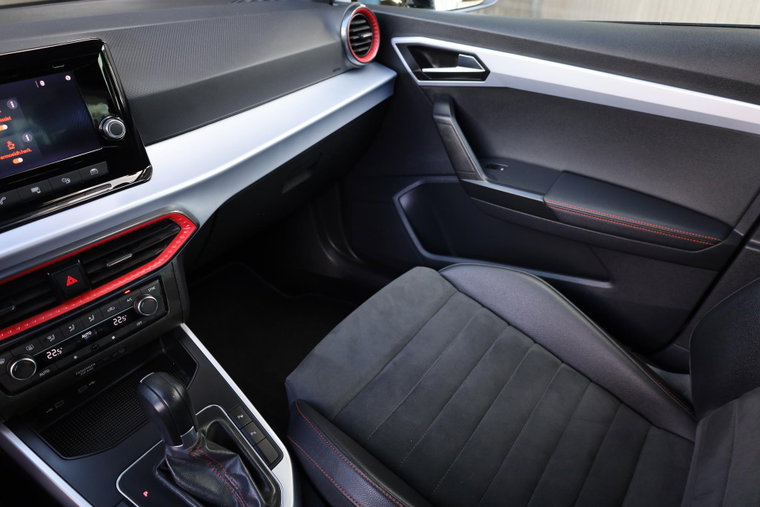 Vehicle Image 33