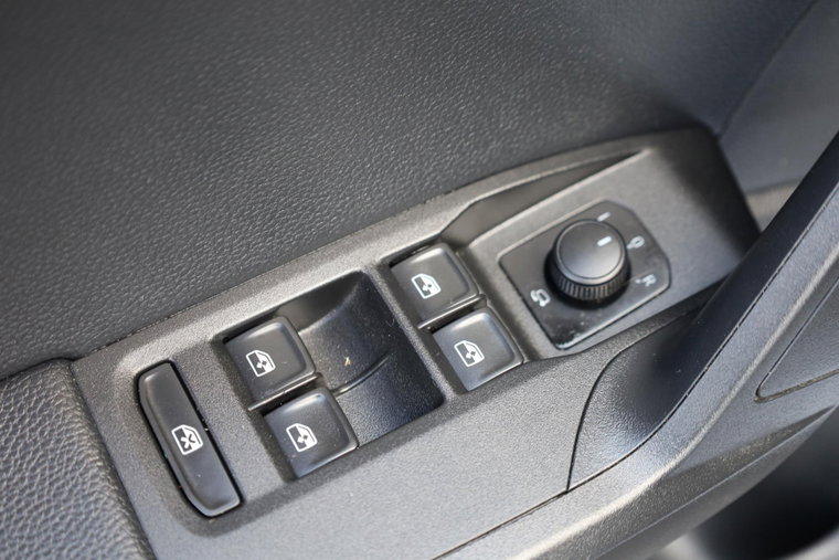 Vehicle Image 38