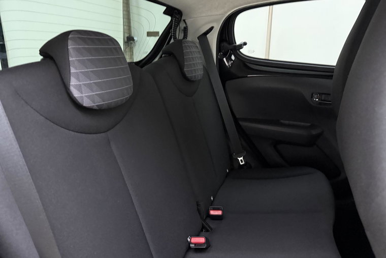 Vehicle Image 12