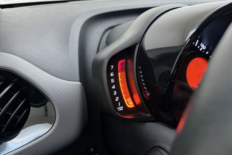 Vehicle Image 19
