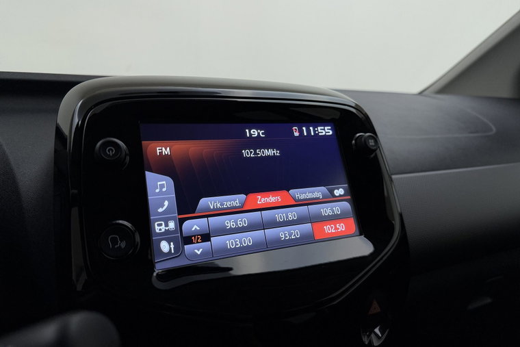 Vehicle Image 21