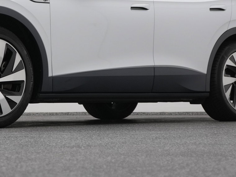 Vehicle Image 38