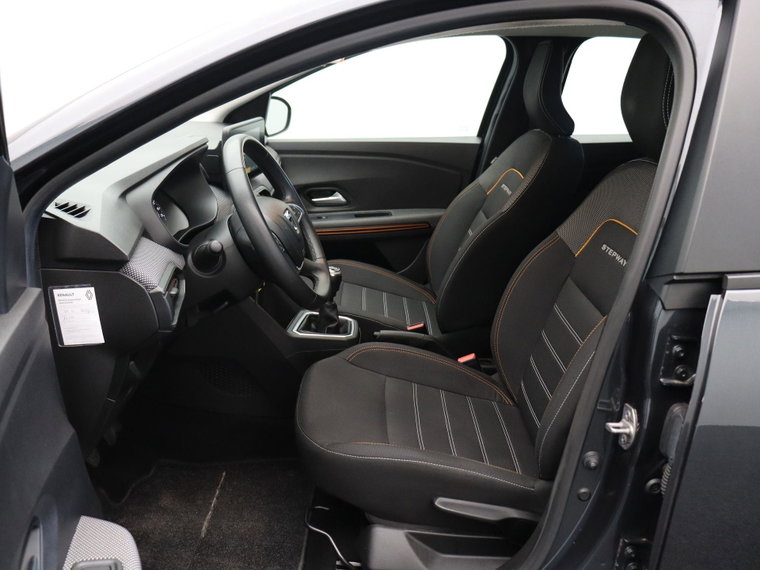 Vehicle Image 18