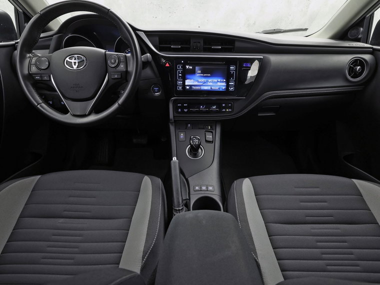 Vehicle Image 6