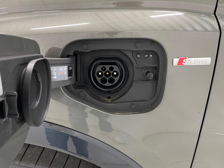 Vehicle Image 17