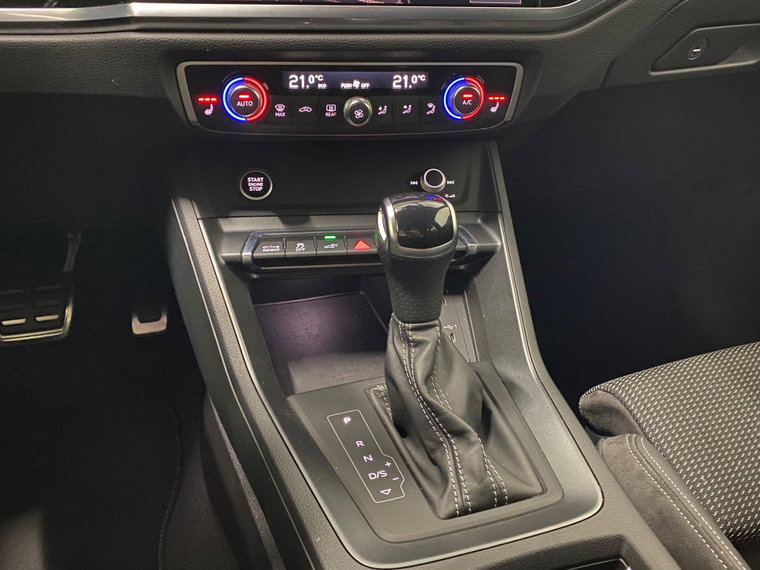 Vehicle Image 26