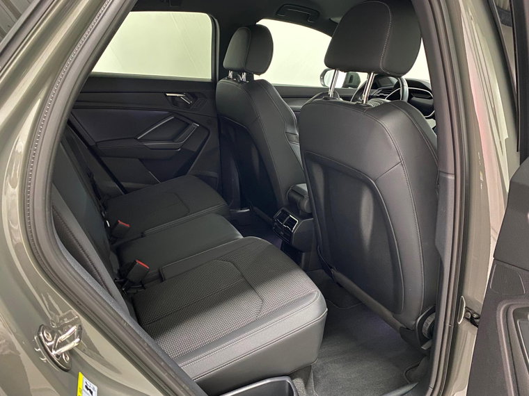 Vehicle Image 39