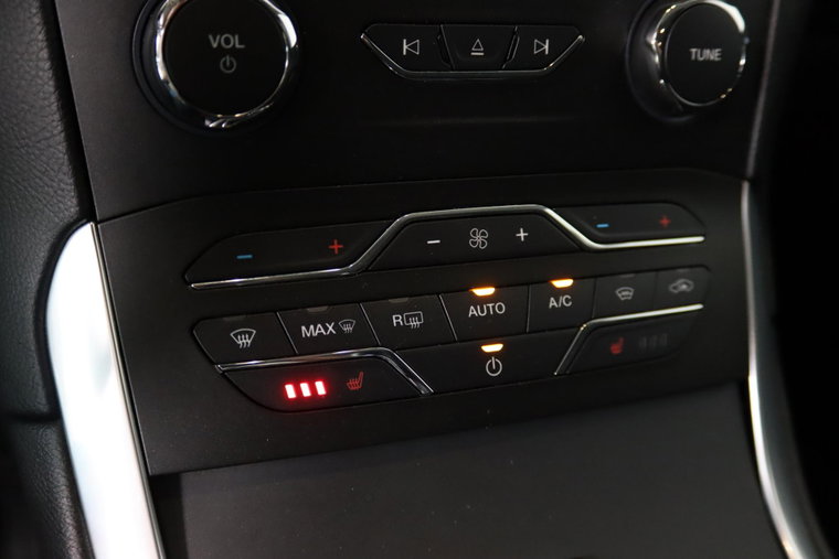 Vehicle Image 38