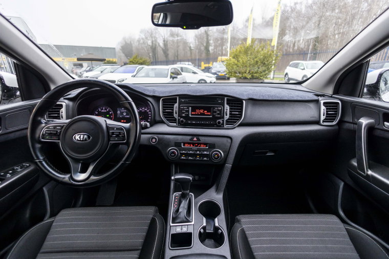Vehicle Image 16